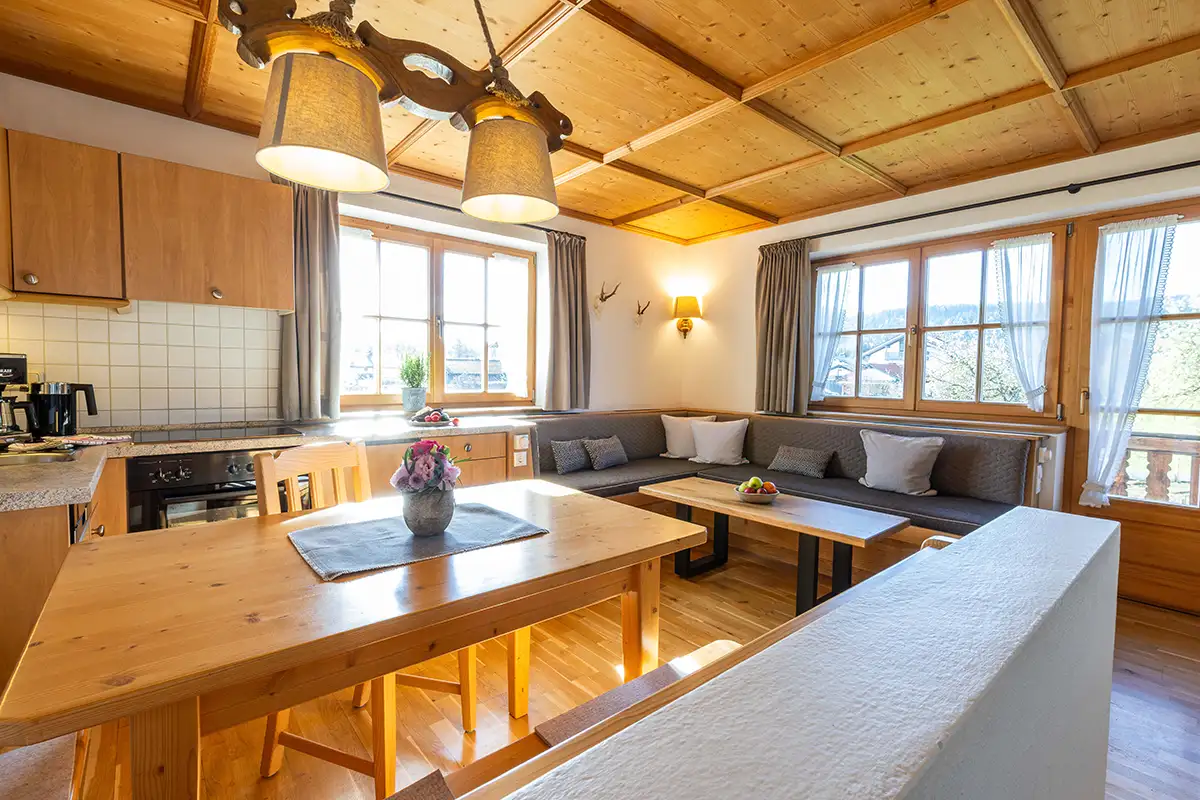 Wohnküche der Ferienwohnung Tegernsee im Broslhof