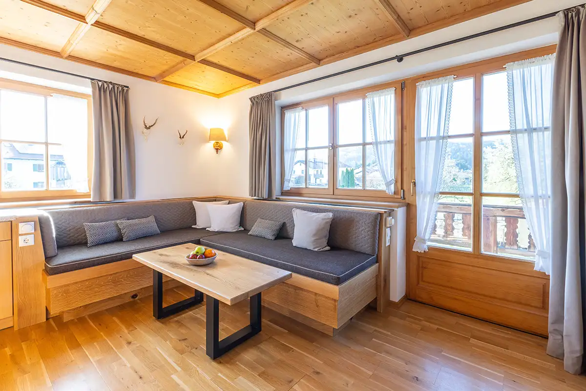 Wohnküche der Ferienwohnung Tegernsee im Broslhof