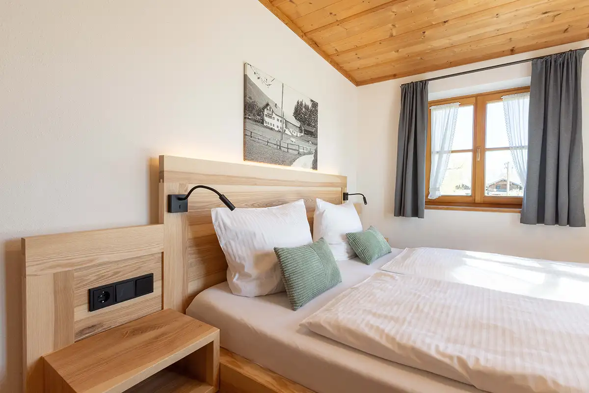 Schlafzimmer der Ferienwohnung Tegernsee im Broslhof